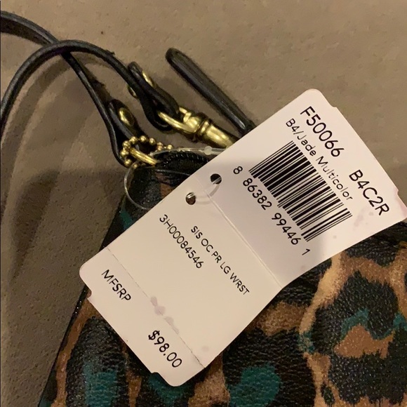 Coach clutch with tags - Picture 2 of 2